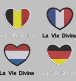 Zadeldekje met naam en landenvlag in hartvorm